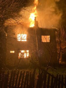 BİLECİK (AA) – Bilecik'in Gölpazarı ilçesinde iki katlı ahşap evde