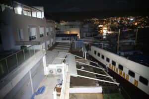 MUĞLA (AA) – Muğla'nın Bodrum ilçesinde kuvvetli rüzgarla sürüklenen katamaranda