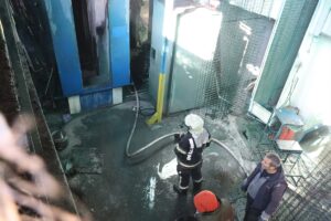 DENİZLİ (AA) – Denizli'nin Merkezefendi ilçesinde tel üretimi yapılan fabrikada