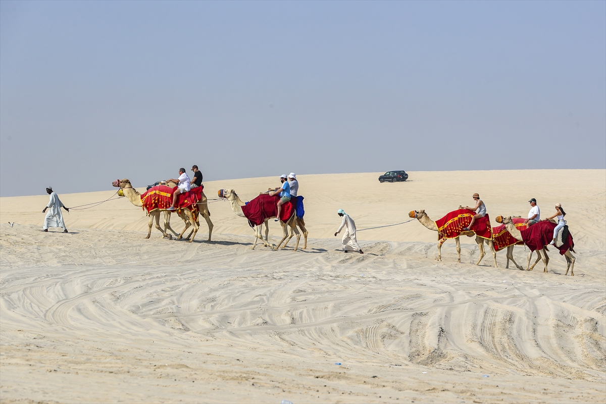 Dünya Kupası için Katar'a gelenlerin favori eğlencesi: Çöl safarisi
