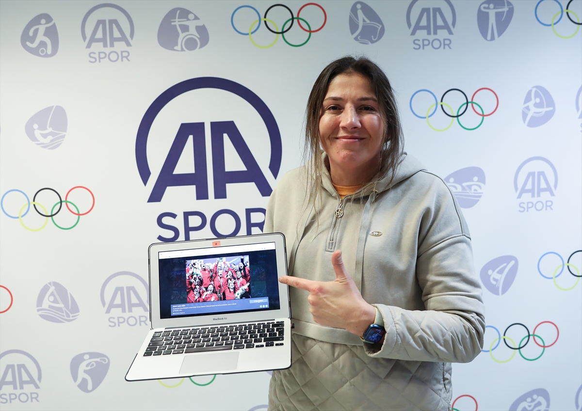 Dünya şampiyonu milli boksör Şennur Demir, AA'nın “Yılın Fotoğrafları” oylamasına katıldı