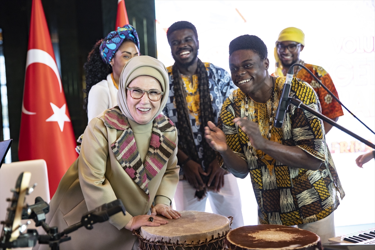 Emine Erdoğan, Dünya Gönüllülük Günü kapsamında düzenlenen “Afrika Evi” programına katıldı: