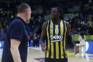 - Fenerbahçe Beko: 93  - Anadolu Efes: 90