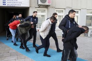 - Ankara'da Göçmen Kaçakçılığıyla Mücadele Şube Müdürlüğü ekiplerince, uyuşturucu bağımlısı