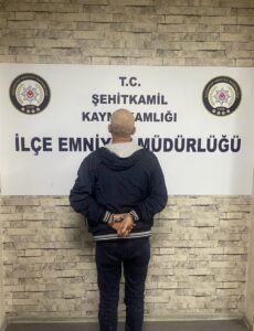 GAZİANTEP (AA) – Gaziantep'in Şehitkamil ilçesindeki genç kızı kesici aletle