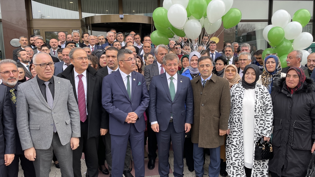 Gelecek Partisi Genel Başkanı Davutoğlu, Konya'da seçim çalışmalarını  başlattı - Haber 1