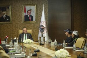 - "Motor sporlarında her geçen gün yükselen bir grafik ve