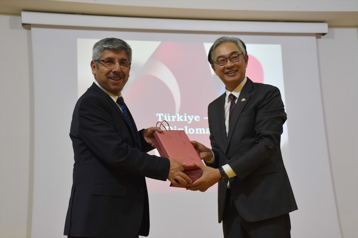 Güney Kore'nin Ankara Büyükelçisi Lee Won-Ik, Muğla'da öğrencilerle buluştu:
