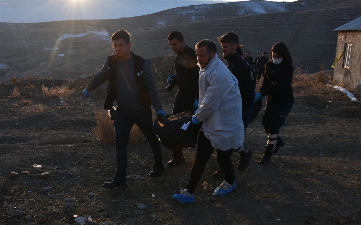 Hakkari'de 3 kişi silahlı saldırı sonucu hayatını kaybetti