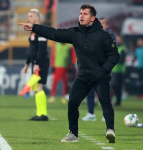 - HangiKredi Ümraniyespor: 1 - Medipol Başakşehir: 3