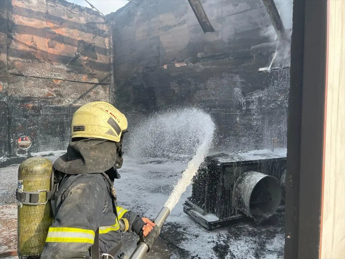Hatay'da atıl durumdaki fabrikada çıkan yangın söndürüldü