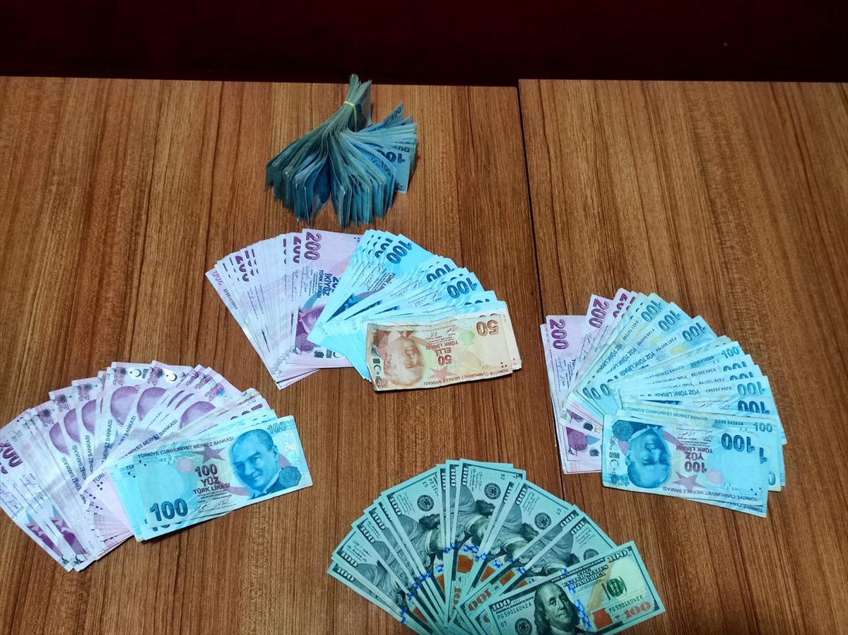 Hatay'da ATM önünde düşürülen parayı alan şüpheli yakalandı