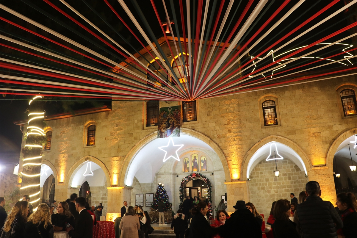 Hatay'da Ortodoks ve Katolik kiliselerinde Noel kutlandı