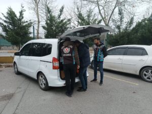 İSTANBUL (AA) – İstanbul Ataşehir'de kucağında çocukla minibüs kullanan sürücüye