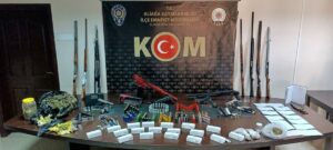 - Çiftlik evleri ve ikametlerdeki aramalarda çok sayıda dinamit lokumu,