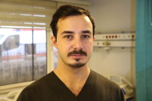 GAZİANTEP (AA) – Gaziantep'te hastane girişinde sağlık personelini darbederken kalp