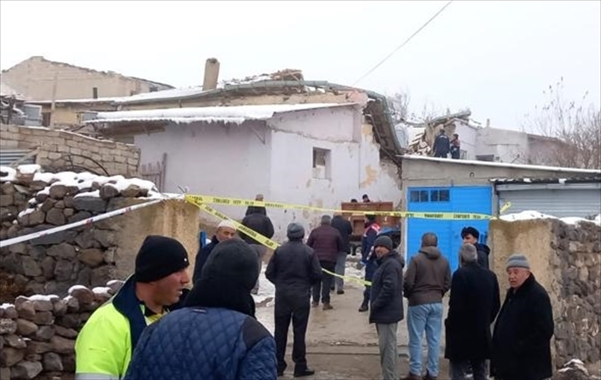 Kayseri'de tüpten sızan gazın patladığı evdeki 1 kişi öldü, 2 kişi yaralandı