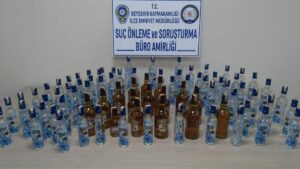 KONYA (AA) – Konya'nın Beyşehir ilçesinde durdurulan otomobilde sahte içki