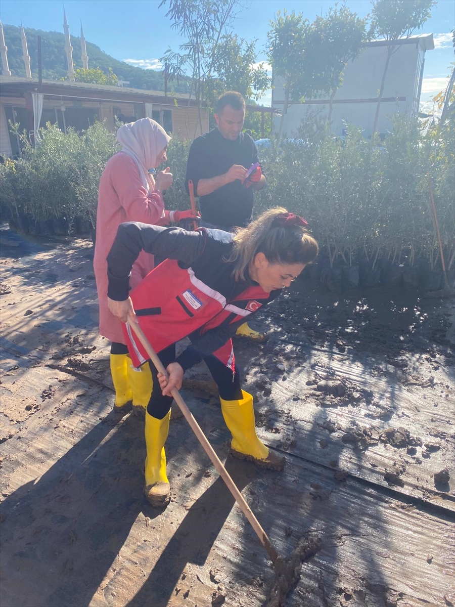 Kumluca ve Finike'de selden etkilenen okullarda hasar tespiti yapıldı