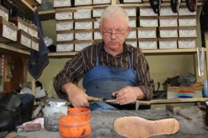 MALATYA (AA) – Malatya'da "Arapgir tahta çivili ayakkabı" Türk Patent