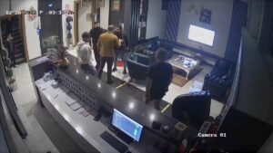 MANİSA (AA) – Manisa'nın Yunusemre ilçesinde 4 kişinin yaralandığı silahlı