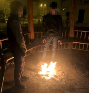 MARDİN (AA) – Mardin'in Nusaybin ilçesinde parkta ahşap kameriyeleri kırarak