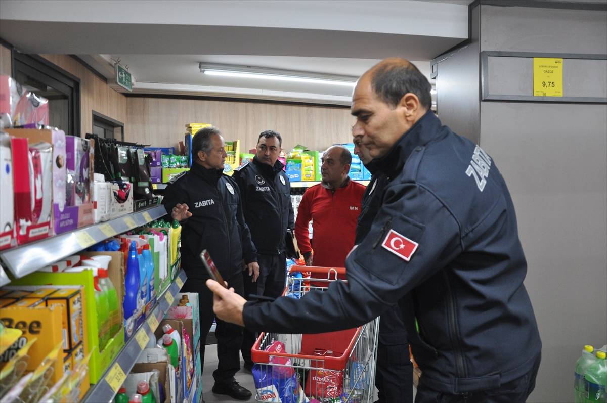 Mersin'de tarihi geçmiş 12 ürün bulunan zincir marketin şubesine para cezası