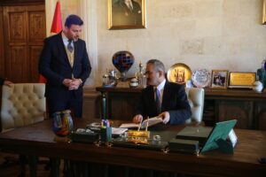 NEVŞEHİR (AA) – Millî Eğitim Bakanı Mahmut Özer, Nevşehir'de çeşitli