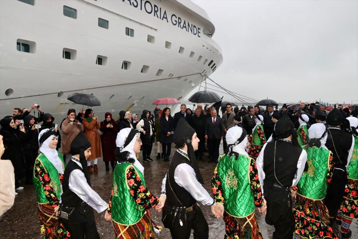 Ordu'ya gelen ilk kruvaziyer olan “Astoria Grande” törenle karşılandı