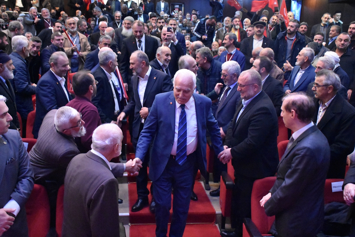 Saadet Partisi YİK Üyesi Mustafa Kamalak, partisinin Trabzon il kongresine katıldı