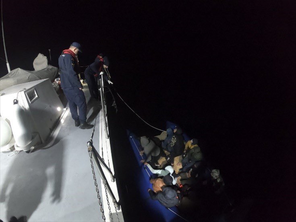 Sahil Güvenlik Komutanlığınca son bir haftada 743 düzensiz göçmen kurtarıldı