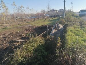 SAMSUN (AA) – Samsun'un Çarşamba ilçesinde sulama kanalına devrilen otomobildeki