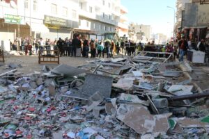 ŞANLIURFA (AA) – Şanlıurfa'nın Akçakale ilçesinde 6 katlı apartmanın zemin