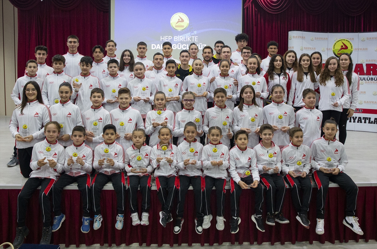 Şavkar Cimnastik Spor Kulübü, 2022'de madalya kazanan sporcularını ödüllendirdi