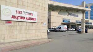 SİİRT (AA) – Siirt'te bir binanın 7. katındaki evinin camını