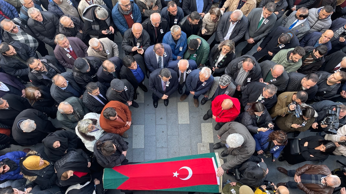 Spor yazarı Cevat Kol'un cenazesi toprağa verildi