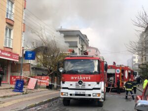 TEKİRDAĞ (AA) – Tekirdağ'ın Kapaklı ilçesindeki halı yıkama fabrikasında çıkan