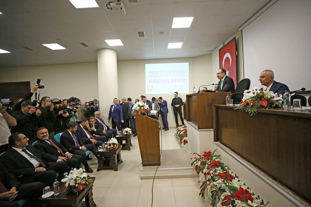 Ticaret Bakanı Mehmet Muş, Adana'da ziyaretlerde bulundu