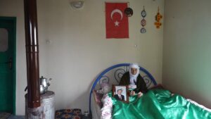 VAN (AA) – Erciş Kaymakamlığı, 90 yaşındaki Vesile Coşar'a, odasının