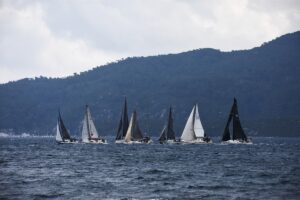 - Organizasyona 4 ülkeden 19 yat ile 200 yelkenci katıldı