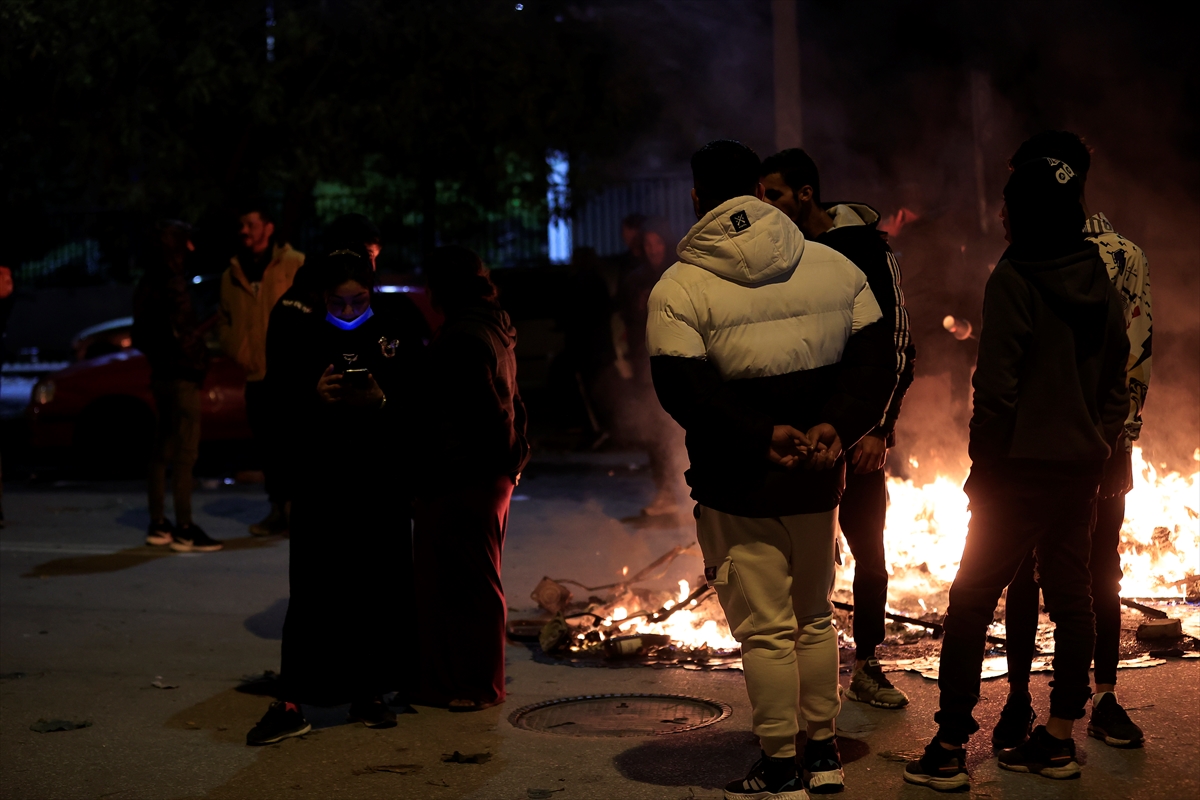 Yunanistan'da polis kurşunuyla ağır yaralanan 16 yaşındaki genç için eylem