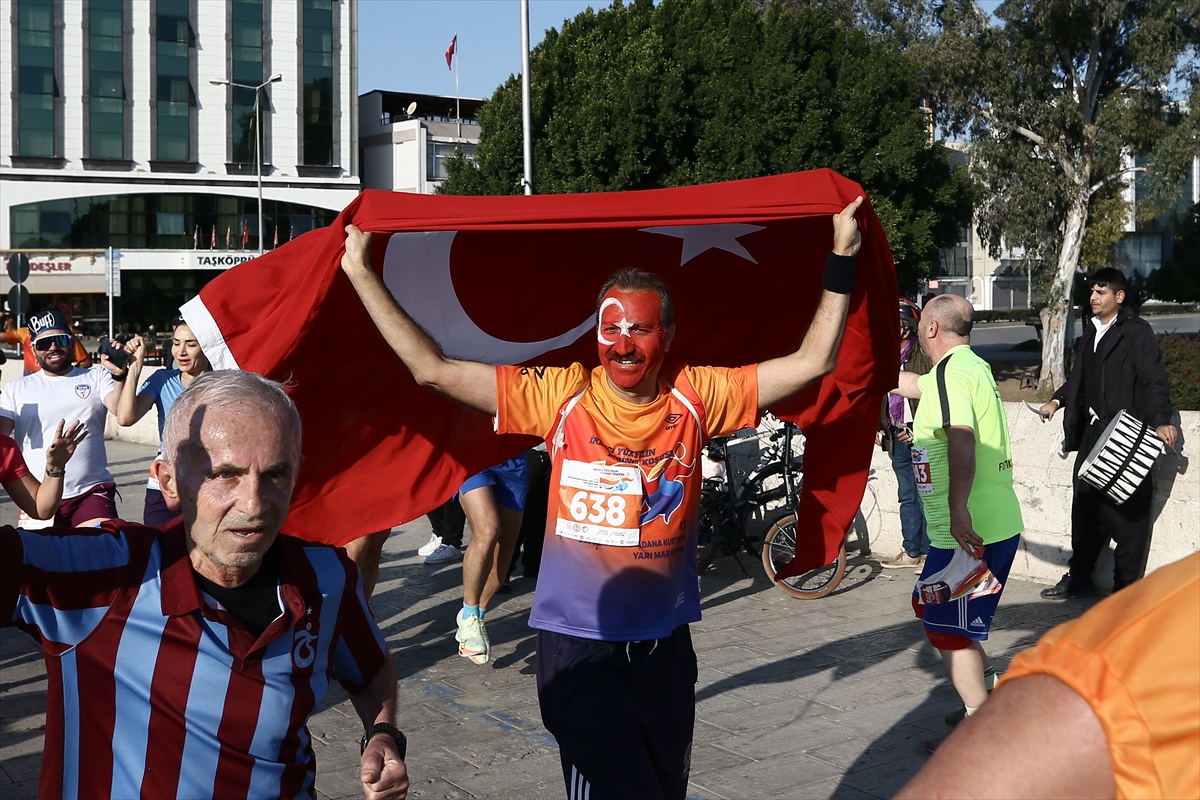 5 Ocak Adana Kurtuluş Yarı Maratonu koşuldu
