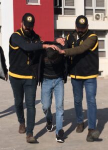 ADANA (AA) – Adana'nın merkez Seyhan ilçesinde bir kişinin sokakta