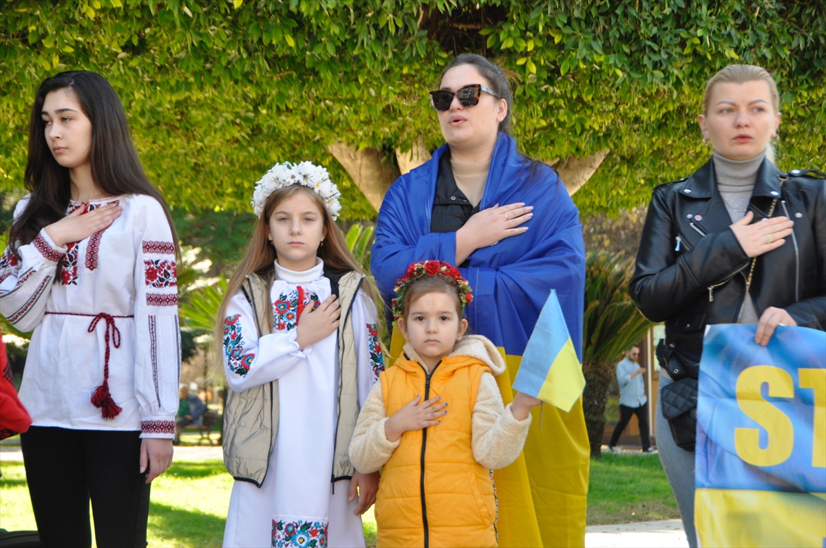 Adana'da yaşayan Ukraynalılar, ülkelerinin “Birlik Günü”nü kutladı