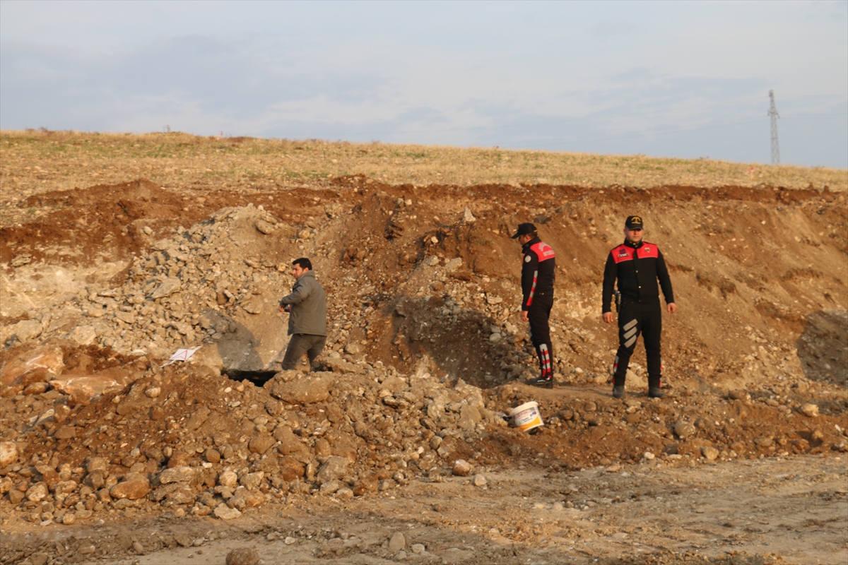 Adıyaman'da oda mezarda 1600 yıllık insan iskeletleri bulundu