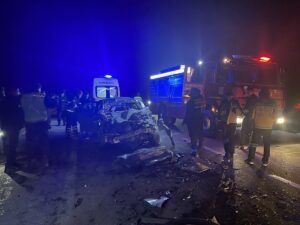 - Kazada ağır yaralanan bebek ile 3 yaşındaki kardeşi hastaneye