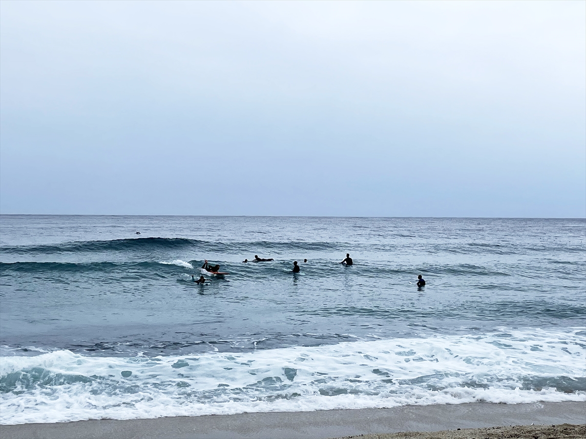 Alanya'da sörf şampiyonası, istenilen dalga seviyesi oluşmayınca yapılamadı