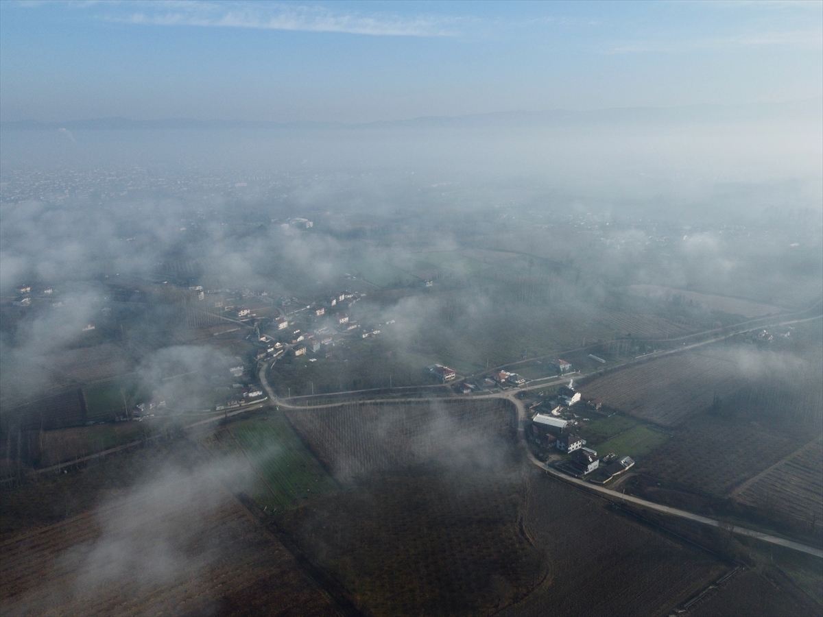 Anadolu Otoyolu'nun Düzce kesiminde sis etkili oluyor