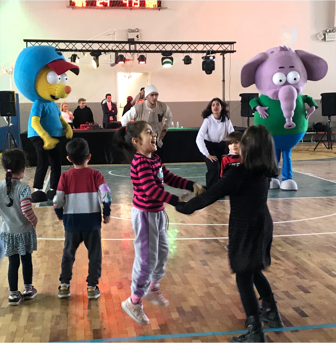 İSTANBUL (AA) – Animasyon yapımcısı ve karikatürist Varol Yaşaroğlu, "Zorba