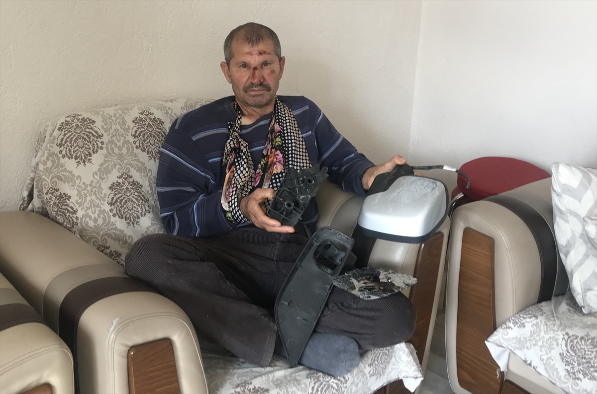 Antalya'da bir kişi kendisine çarpan aracın parçalarını delil olarak evine götürdü